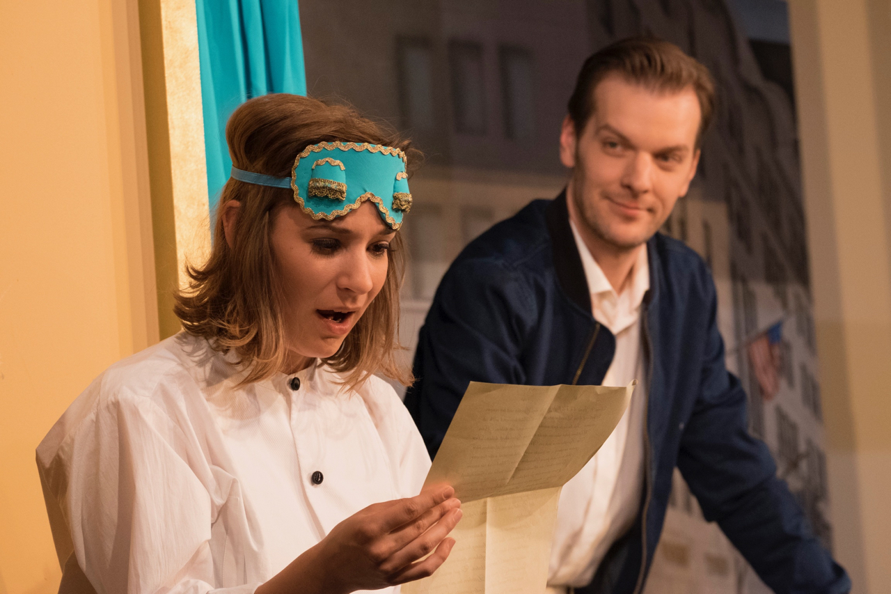 die wie ein diamantener Eisberg gleich von mehreren Fl&uuml;ssen umsp&uuml;lt wird,